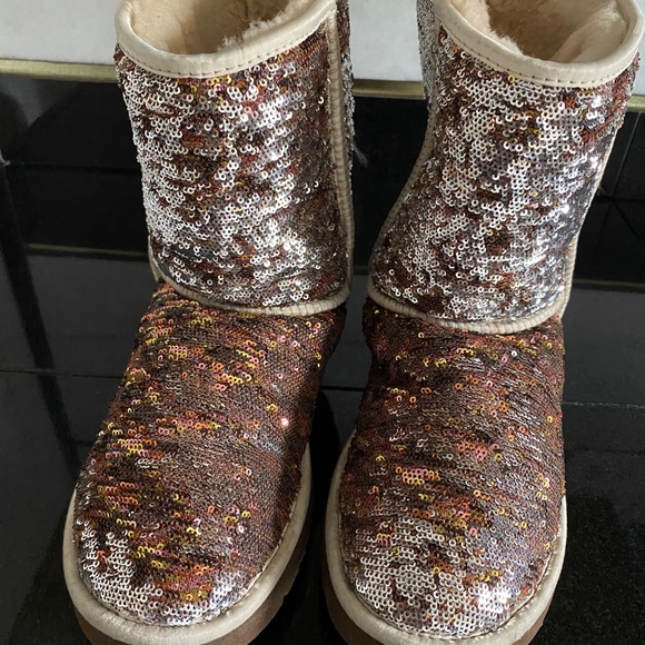UGG Classic II Short Glitter Boots - Picture 2 of 10